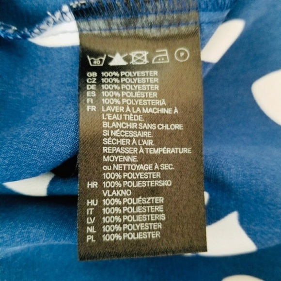 DIVIDED by H&M Navy Boxy Fit Crop “Bow” Top - Picture 10 of 14